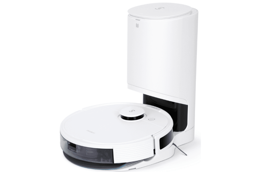 Ecovacs Deebot OZMO N8 PRO+ steht an der Absaugstation